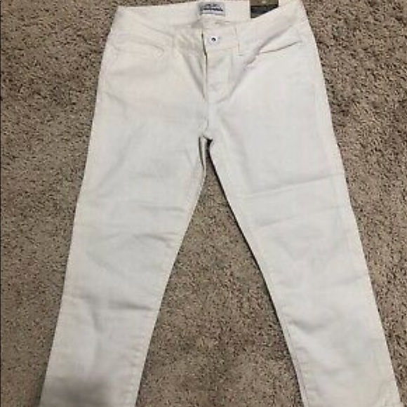 Jeans - Picture 1 of 5